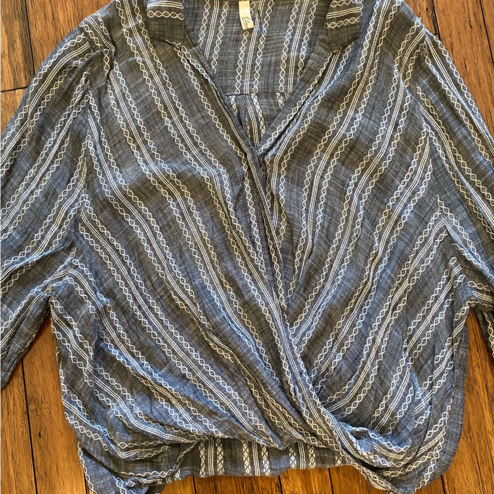 Grey blouse - Picture 3 of 3